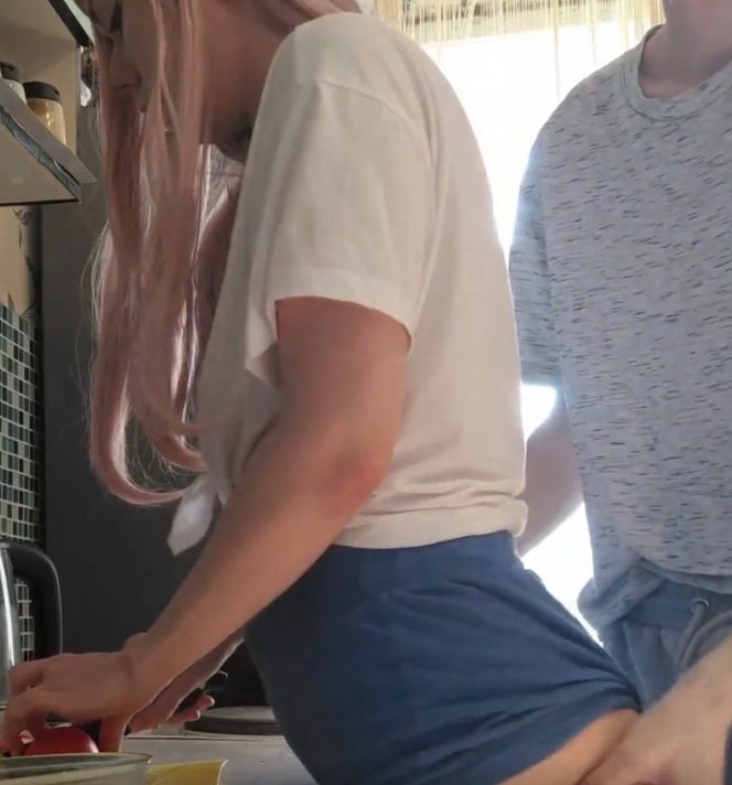 STEP SIS GETS UNEXPECTED ANAL FUCK IN THE KITCHEN! [2020 | FullHD] - EstieKay