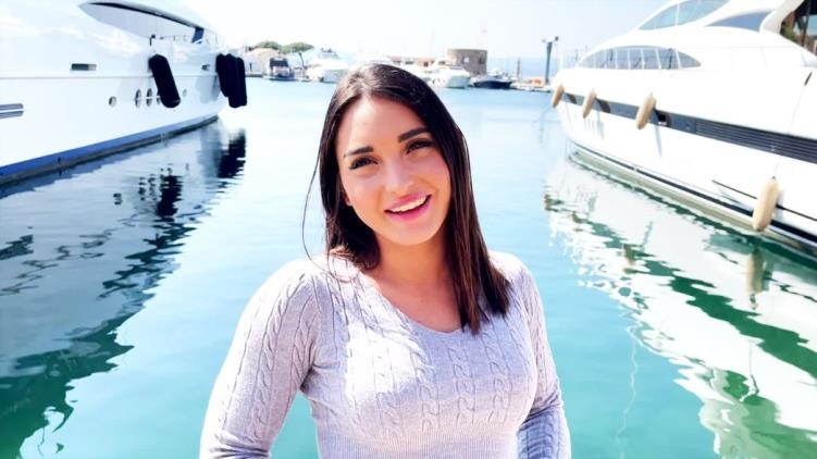 Sarah - hostess on a yacht in Saint-Tropez! [2022 | FullHD]