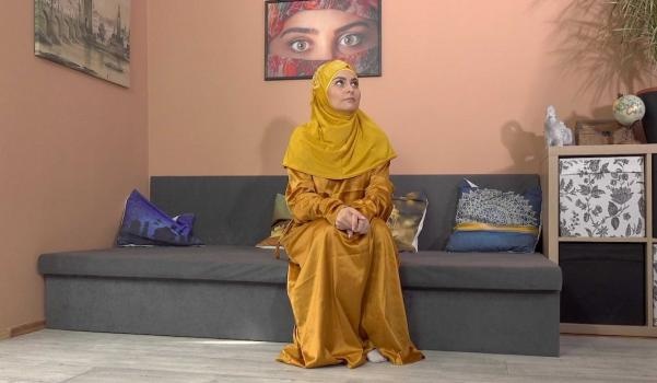 Ashley Woods - Horny friends want threesome with babe in hijab - E207 [2022 | UltraHD/2K]