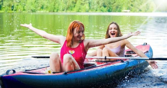 Olivia Trunk, Emma Korti - Kayak ride with the girls [2023 | FullHD]