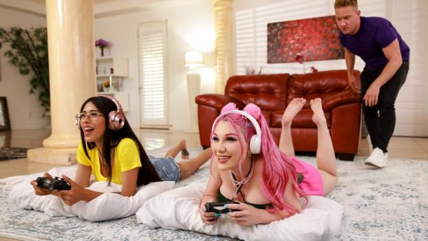 Lily Lou - Hot Gamer Craves Freeuse Anal [2023 | FullHD]