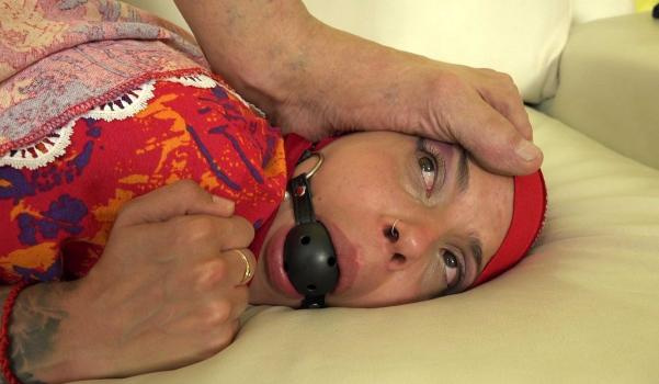 Emily Addams - The woman in the hijab was too noisy, so she got gagged [2023 | FullHD]