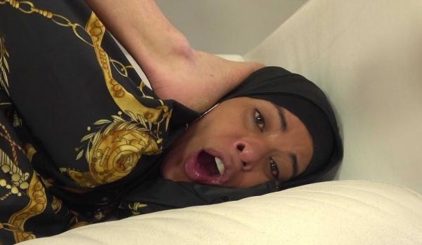 Sex With Muslims - Babe in hijab wants nicer labia - E300 [2024 | FullHD]