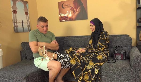 Fanta Sie - Hot babe in hijab babe spreads for her husband - E304 [2024 | FullHD]